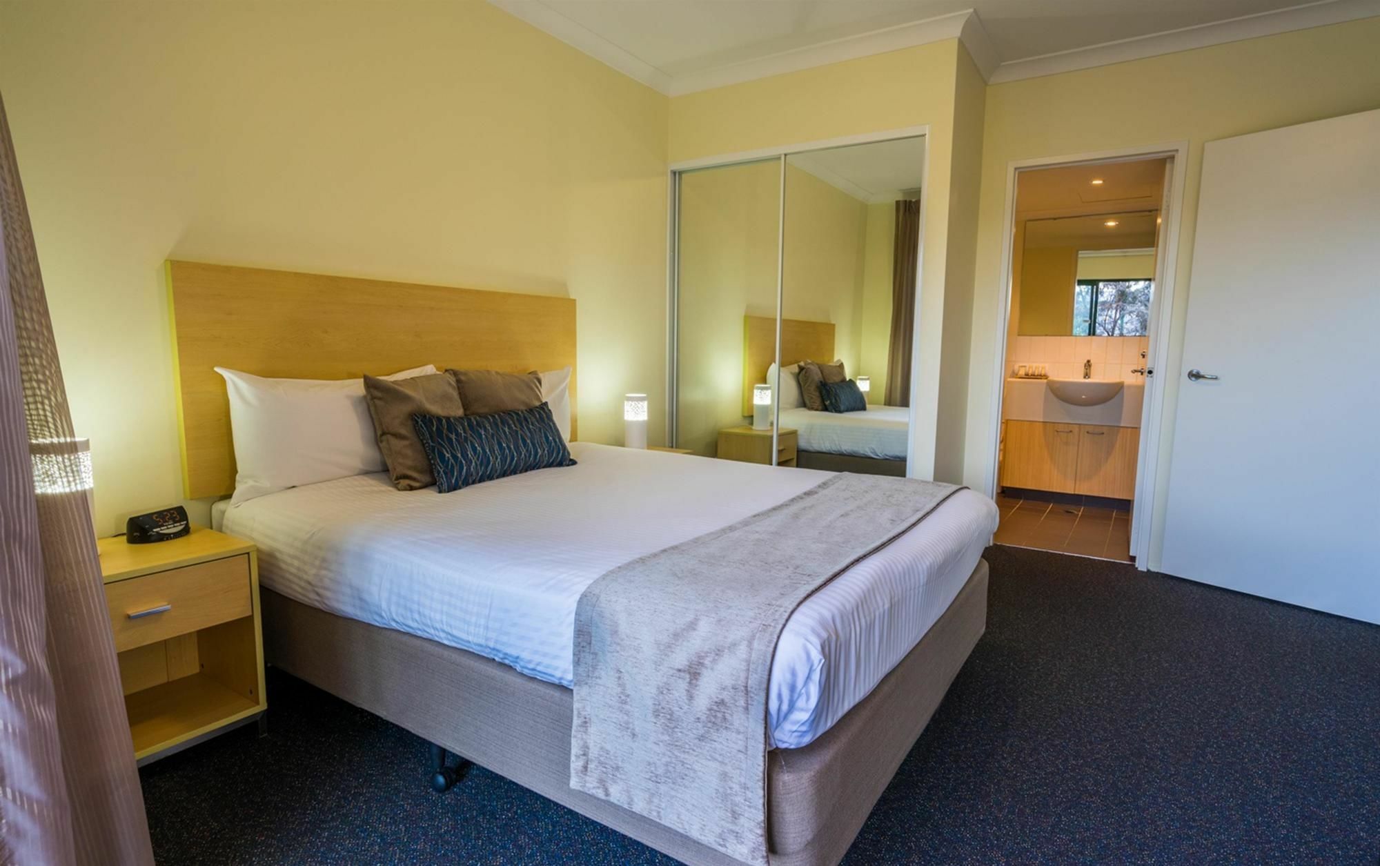 Perth Ascot Central Apartment Hotel Official Ngoại thất bức ảnh